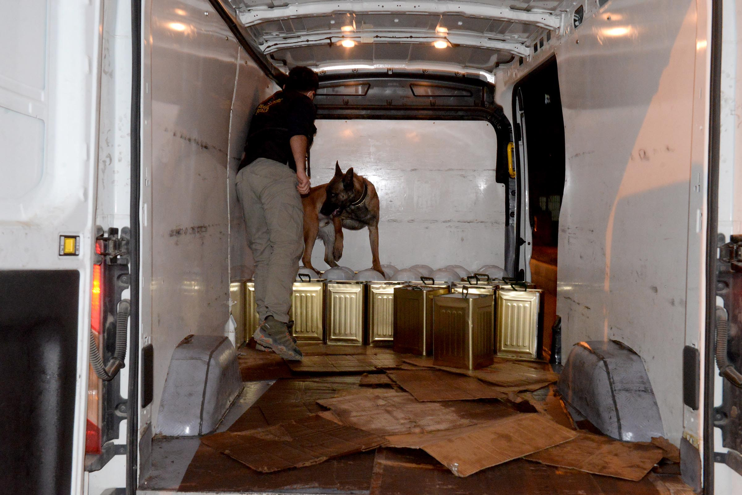 Koca şehir drone ile didik didik arandı. 284 polis kuş uçurtmadı - Resim : 2