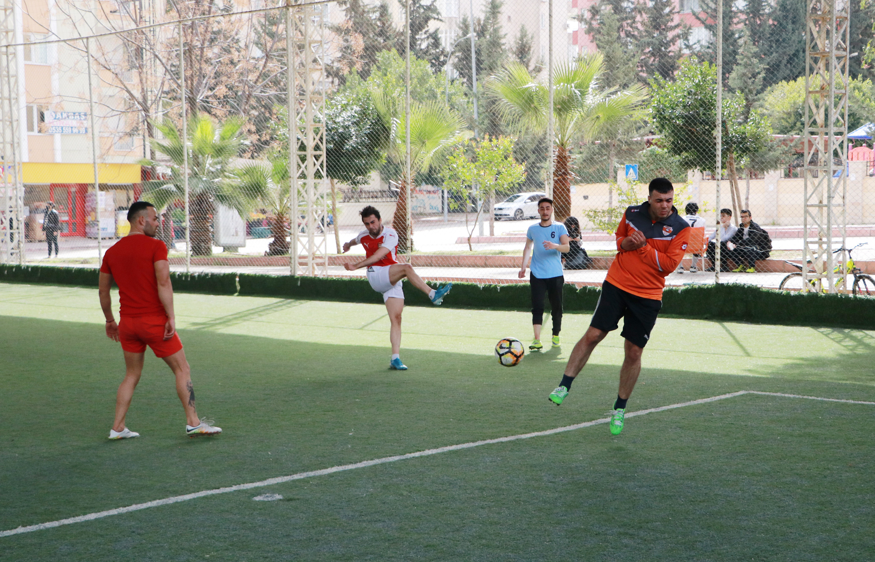 Halı sahaya gidecekler olanlar aman dikkat. Uzman isim ucunda ölüm var dedi ve uyardı - Resim : 2