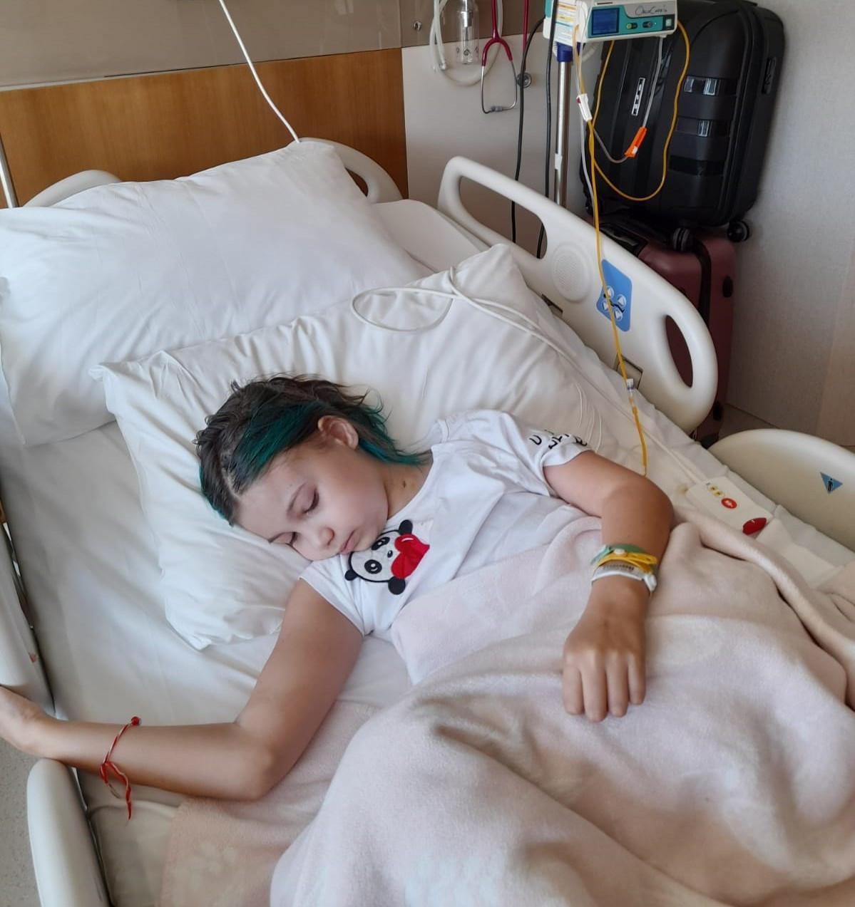 10 yaşındaki Öykünaz yaşamak için savaşıyor. Bu feryadı duyan yok mu? - Resim : 2