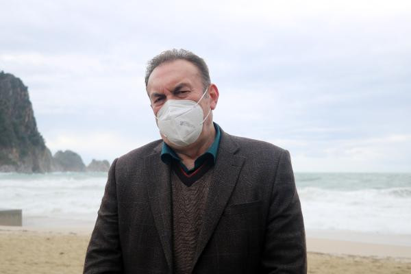 Fırtına Caretta'ları sahile sürükledi - Resim : 6