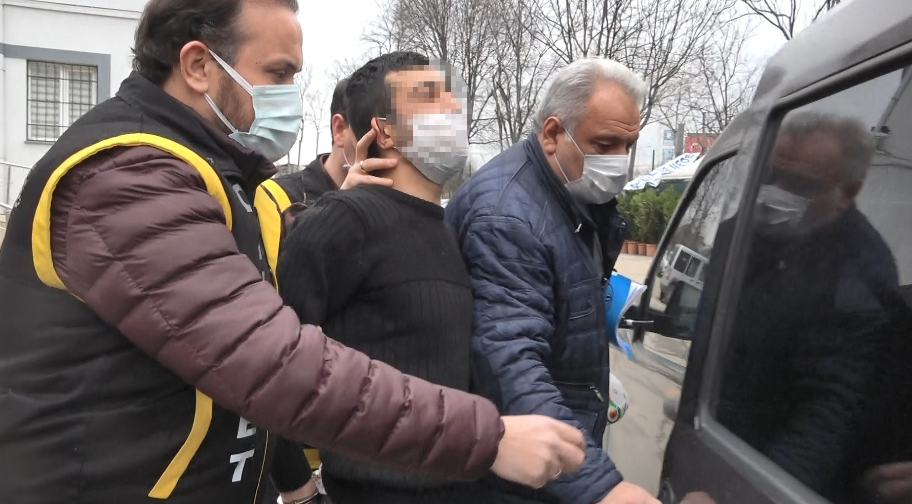 30 dakikada tanımadığı 3 kişiyi bıçakladı - Resim : 5