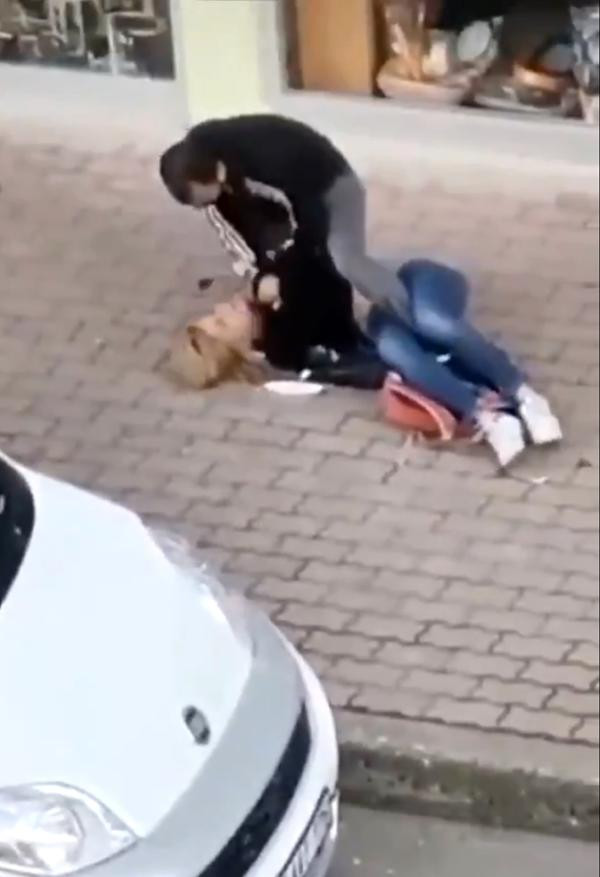 Antalya'da sokak ortasında dayak - Resim : 3