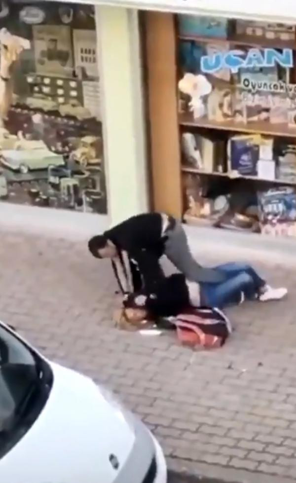 Antalya'da sokak ortasında dayak - Resim : 4
