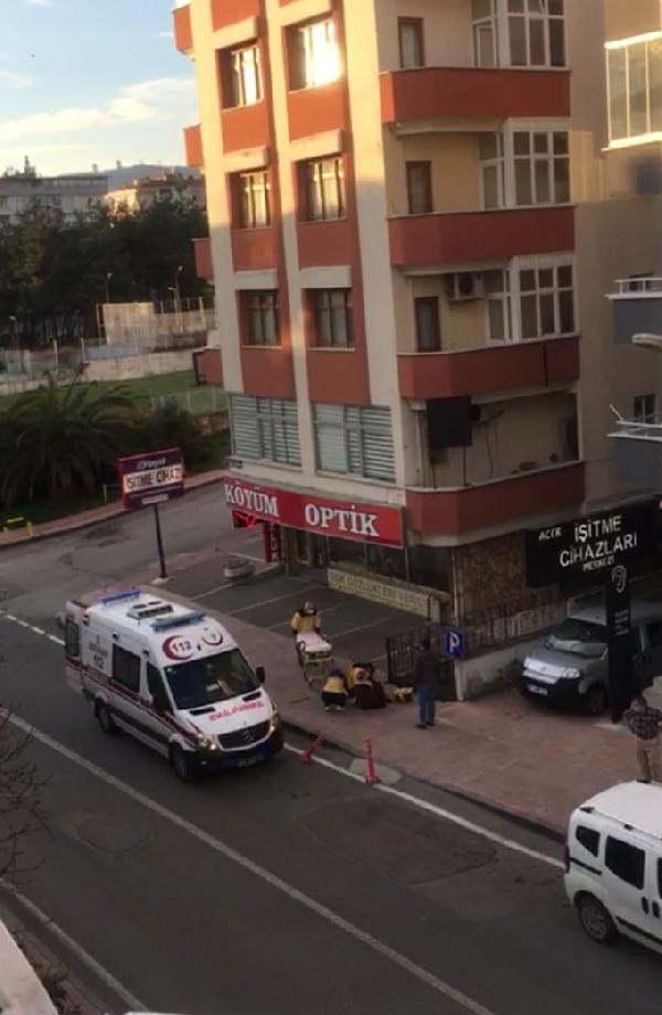 Samsun'da kaldırımda yürürken doğum yaptı. İmdadına esnaf yetişti - Resim : 2