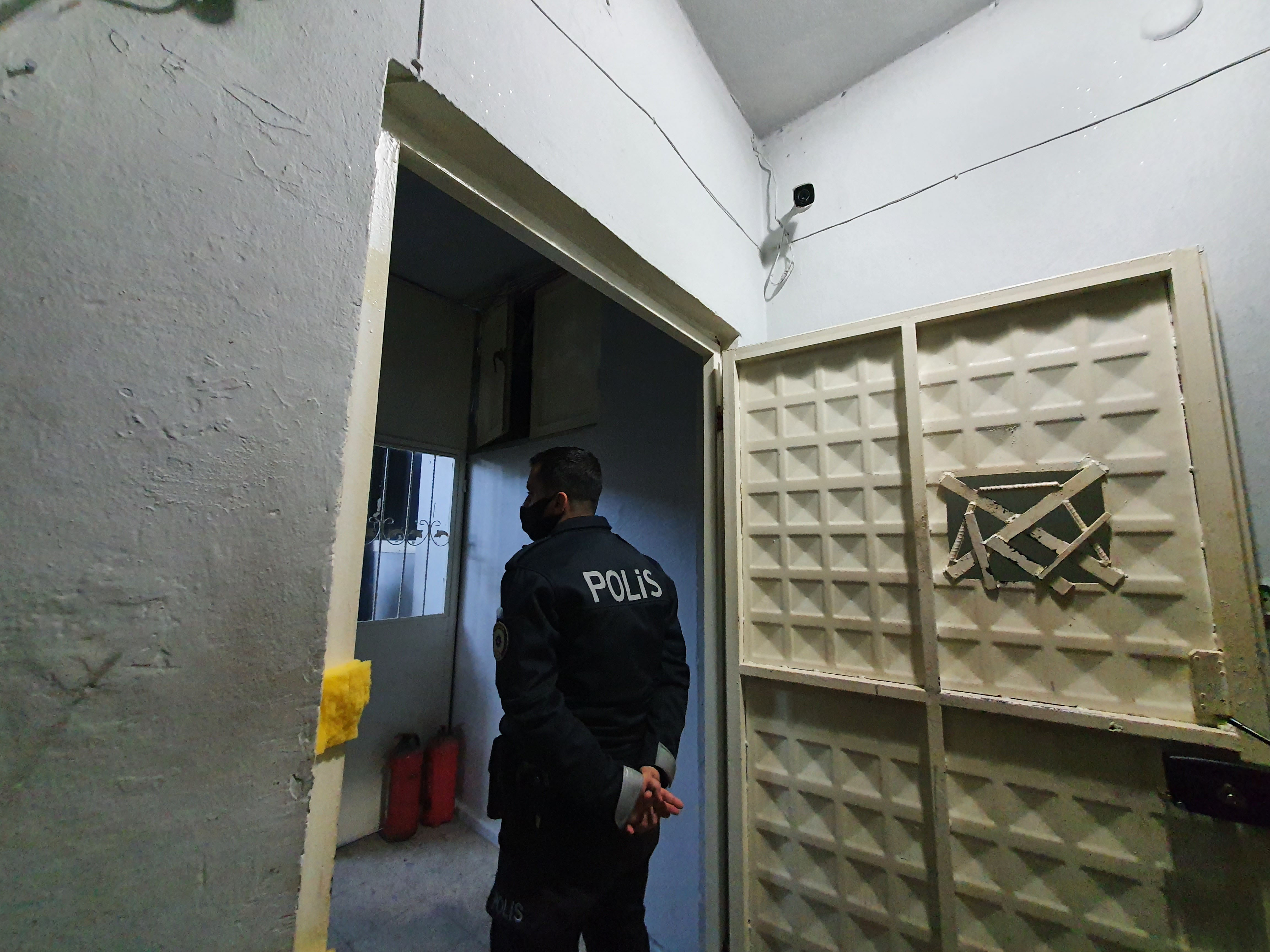 Kamerada baskını seyrediyorlardı - Resim : 1