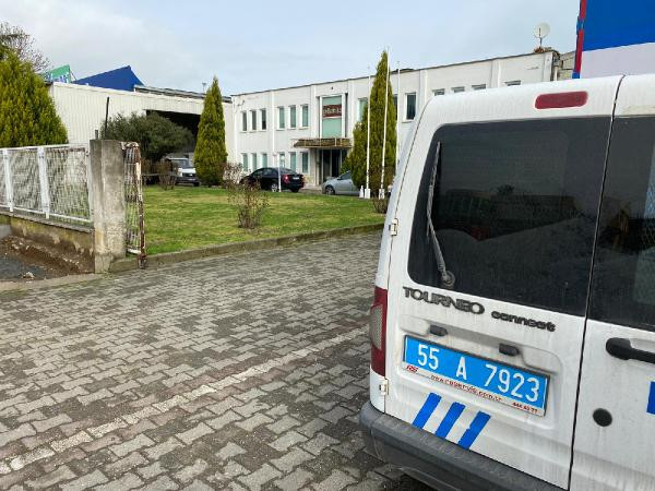 Halatı kopan vinç kolunun altında kaldı - Resim : 3