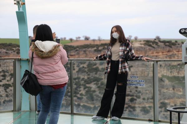 Yürümek cesaret istiyor seyredenlerin içi çekiliyor - Resim : 8