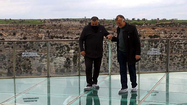 Yürümek cesaret istiyor seyredenlerin içi çekiliyor - Resim : 13