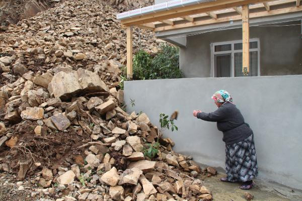 Rize'de korkutan görüntü. 2 gün önce taşındılar kabusu yaşadılar - Resim : 7