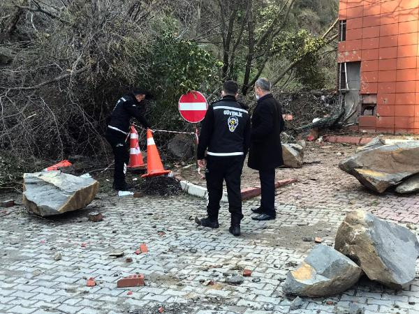 Otobüs terminali heyelan nedeniyle kapatıldı - Resim : 2