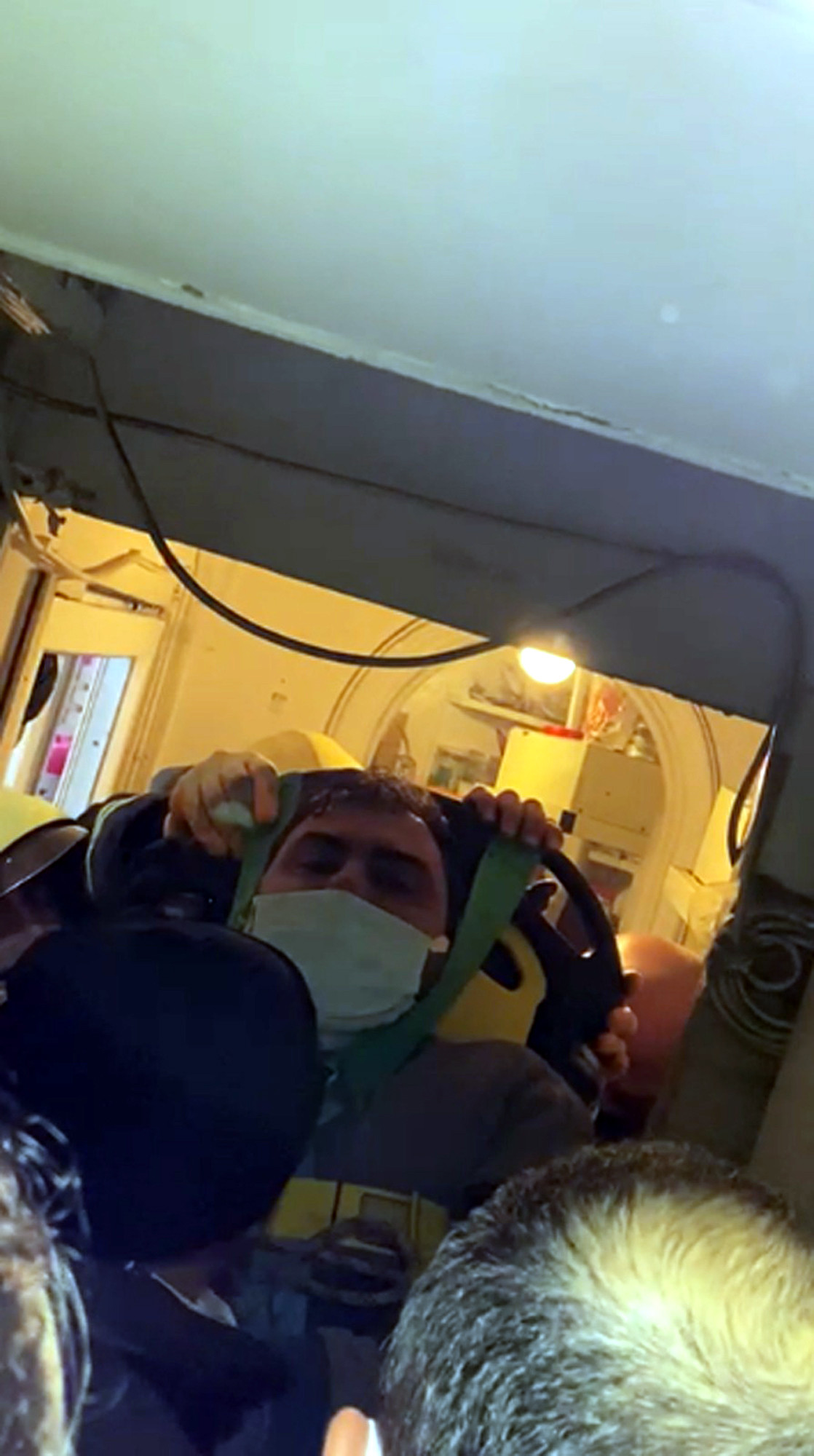 Isparta'da yük asansörü yere çakıldı - Resim : 1