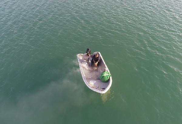Mesire alanında yasak olunca teknede mangal keyfi yaptılar - Resim : 1