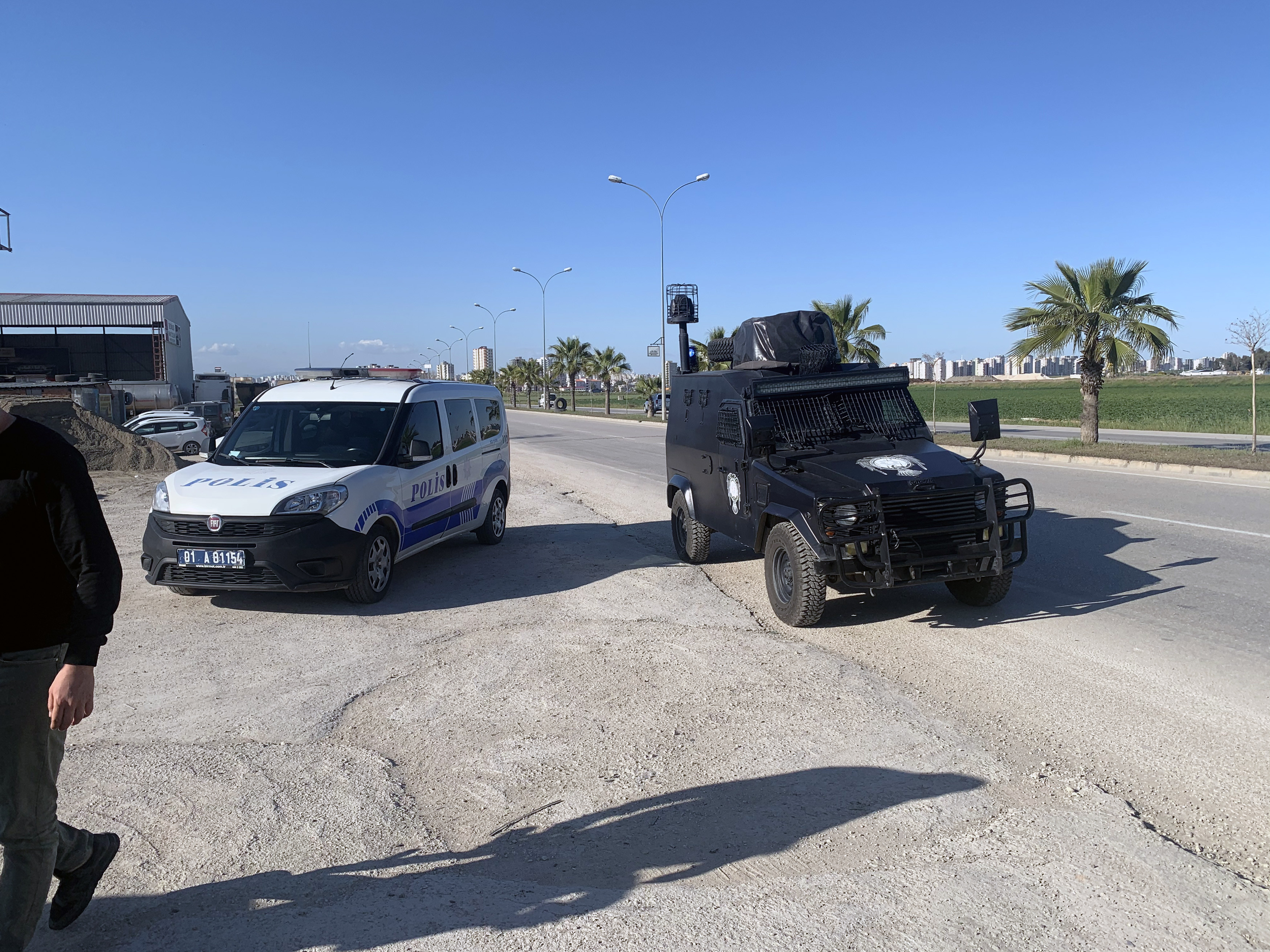 İncirlik Hava Üssü silahlar peş peşe ateşlendi. Polisler alarma geçti - Resim : 7