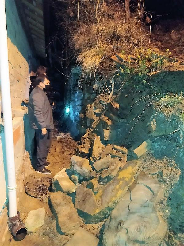 Bartın'da heyelan: 2 ev boşaltıldı - Resim : 2