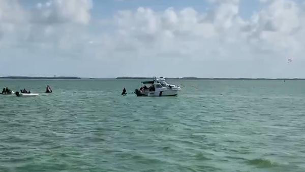 Burun üstü denize çakılan uçak 2 kişiye mezar oldu - Resim : 3