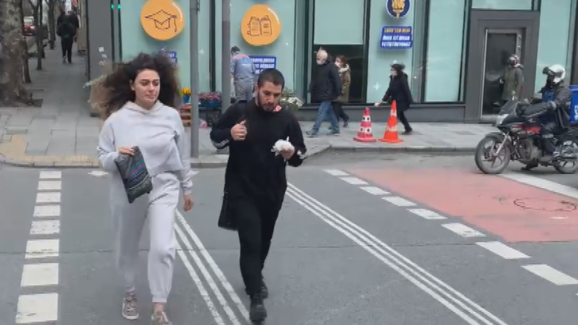 İbrahim Tatlıses'in kızı Dilan Çıtak Tatlıses saldırıya uğradı - Resim : 3