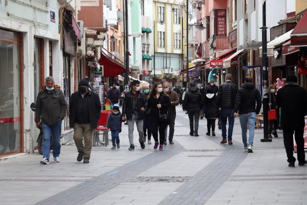 65 yaş üstü toplu taşıma kullanamayacak. Belediye kartları dondurdu - Resim : 3
