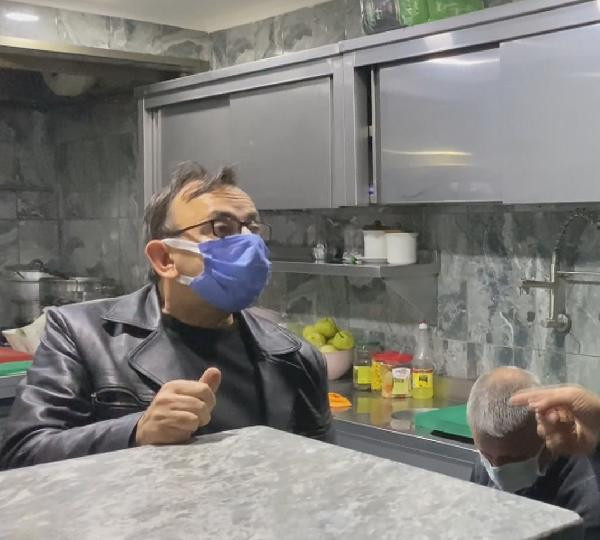 Pavyonda koronalı yemek servisi. İçeride arbede çıktı - Resim : 4