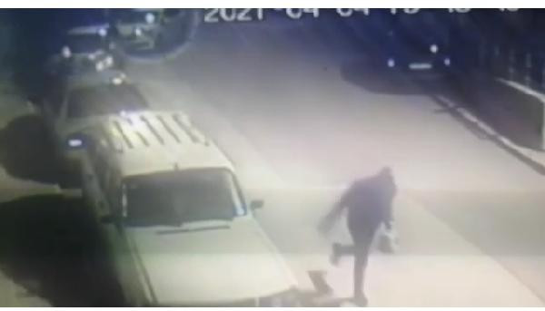 Açlığın gözü kör olsun. İş bu noktaya kadar geldi. Kuryenin dürümlerini çaldılar - Resim : 3