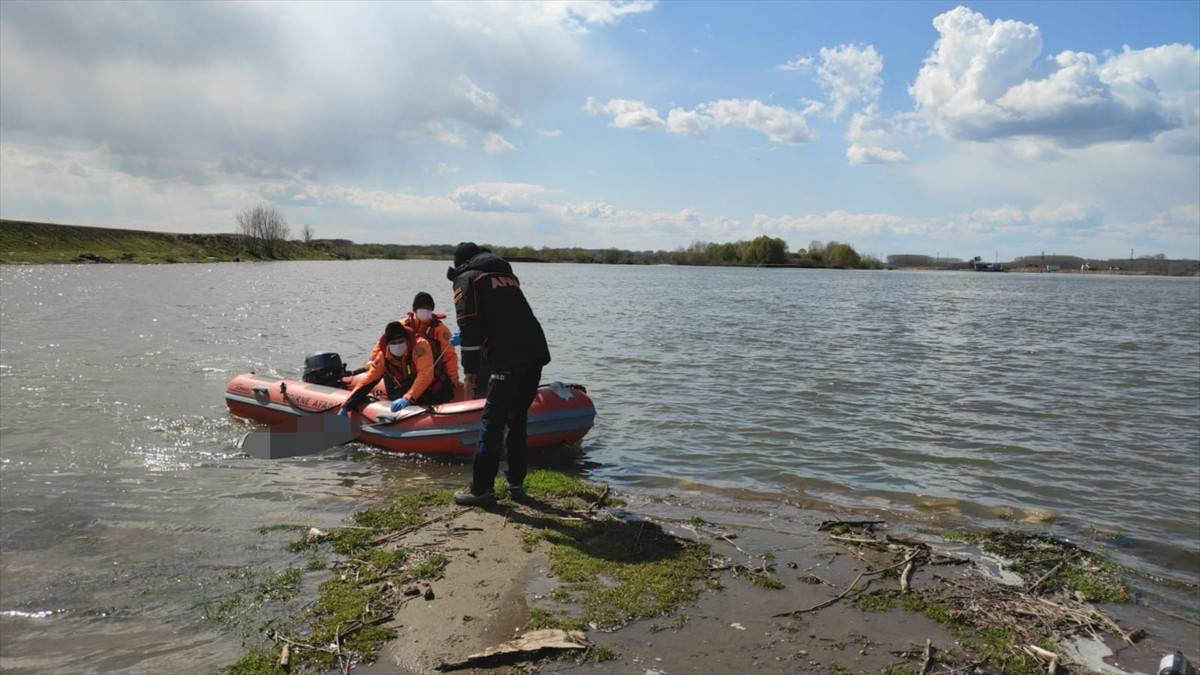 Meriç Nehri'nde erkek cesedi bulundu - Resim : 1