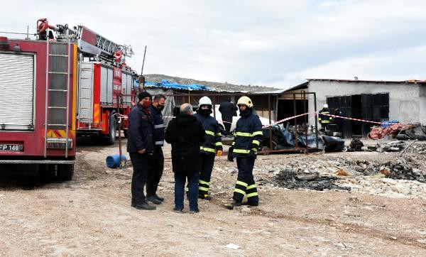 Hurdalıkta korkunç patlama: 6 yaralı - Resim : 2