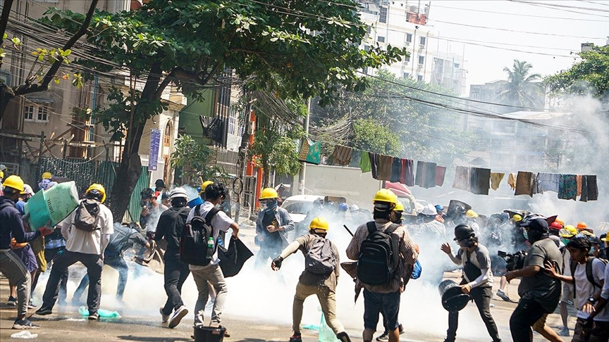 Myanmar'da ölen sivillerin sayısı 701'e çıktı - Resim : 3