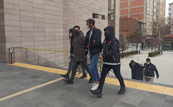 Eskişehir'de sokakta uyuşturucu satışı. 3 tutuklama - Resim : 1