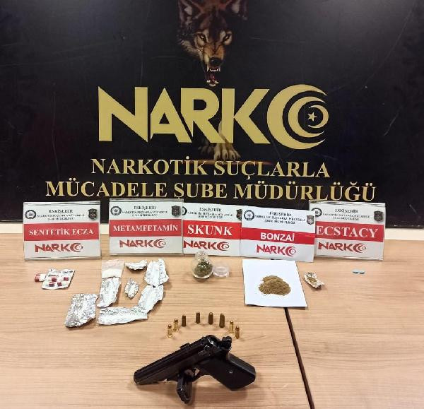 Eskişehir'de sokakta uyuşturucu satışı. 3 tutuklama - Resim : 3