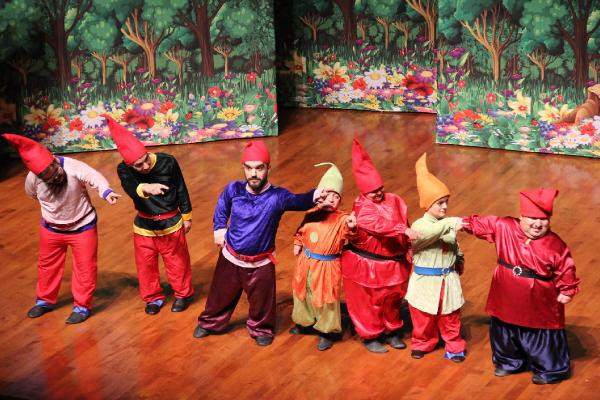 7 Cüceler'den kötü haber. Koronaya yenik düştü - Resim : 2