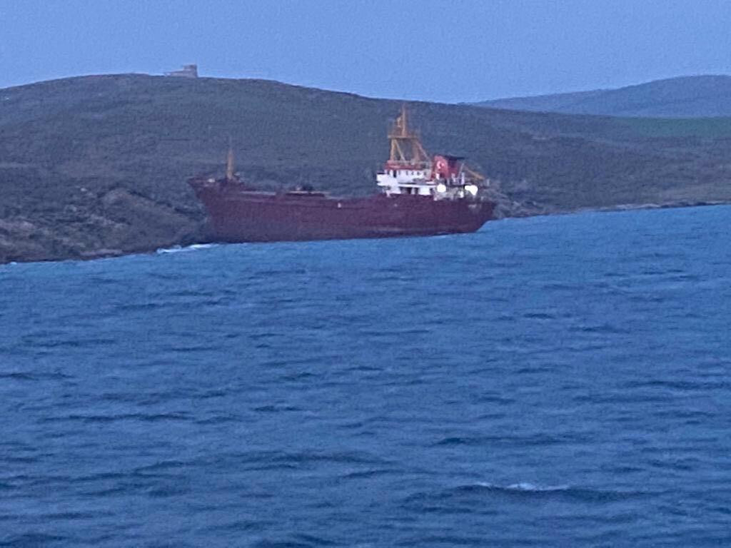 Çanakkale'de kargo gemisi karaya oturdu - Resim : 2