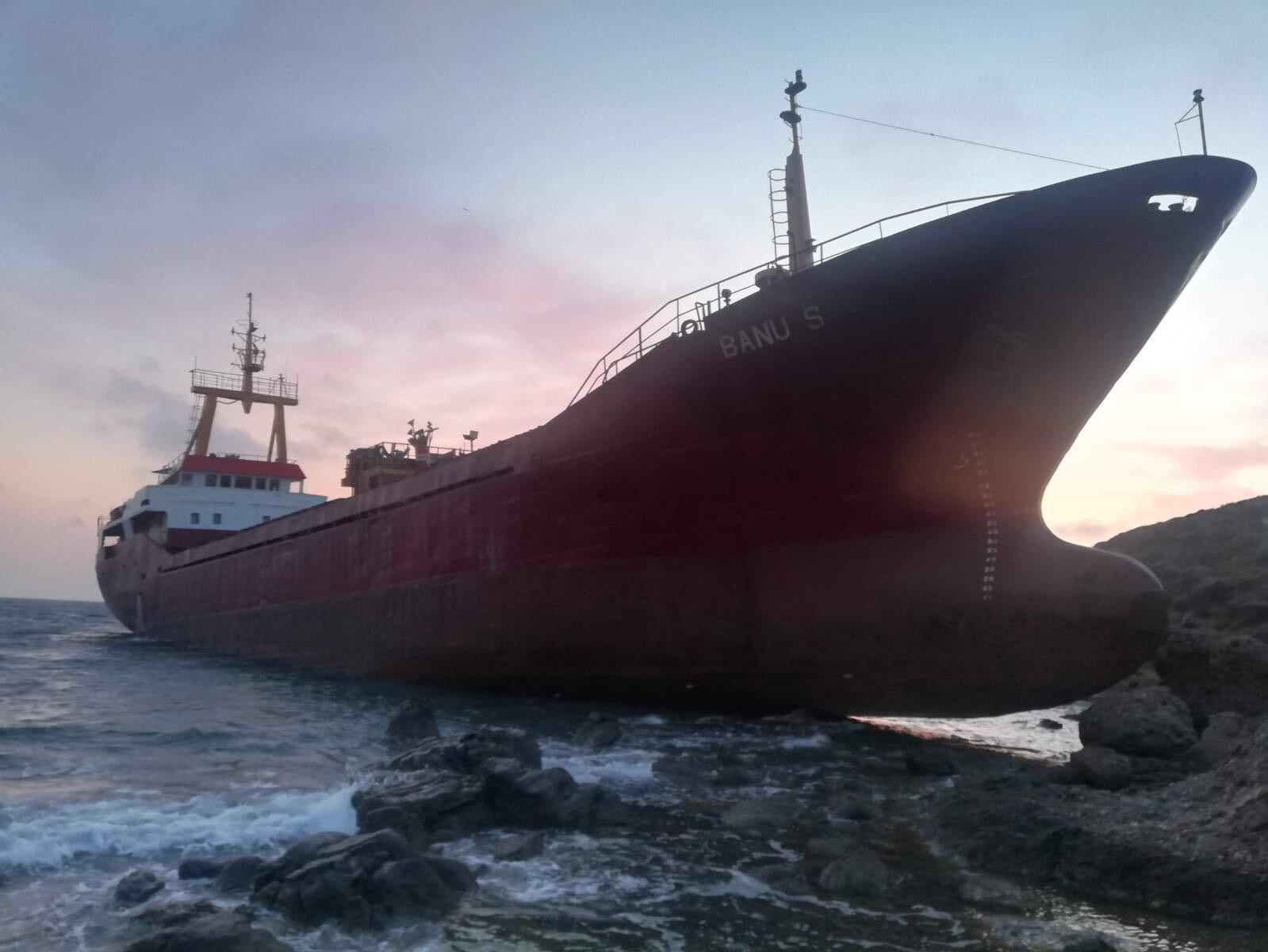 Çanakkale'de kargo gemisi karaya oturdu - Resim : 1