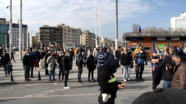 Taksim'de seyyar satıcı zabıta kavgası - Resim : 3