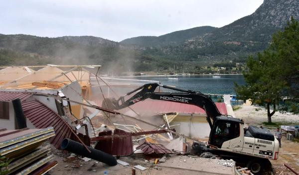 Akbük Koyu'nda gergin yıkım - Resim : 5