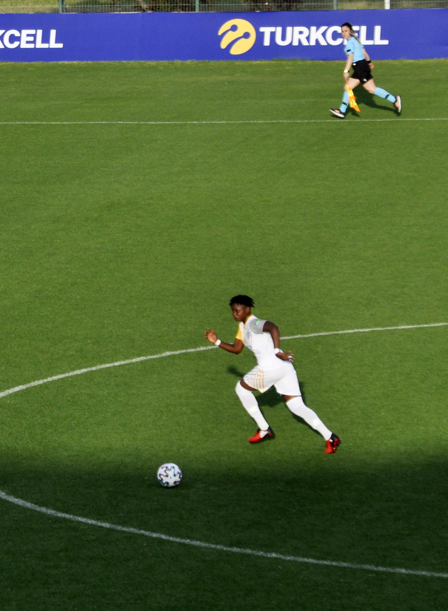 Gol kraliçeliğine Zelal ve Bassira Tourre damgası - Resim : 1