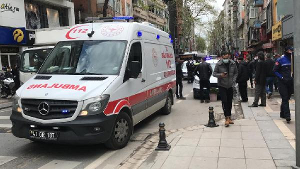 Lise öğrencileri arasındaki kavgada kan aktı - Resim : 2