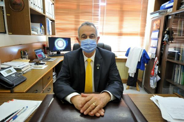 Ameliyathanede fenalaşan doktor serumu ayağına bağlattı. 20 yaşındaki genç kıza tümör ameliyatı yapıyordu - Resim : 3