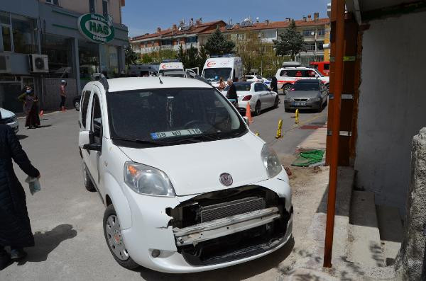 Taburcu olduğu hastaneye 25 dakika sonra geri döndü. Korona hastası ambulanstan iner inmez dehşeti yaşadı - Resim : 3