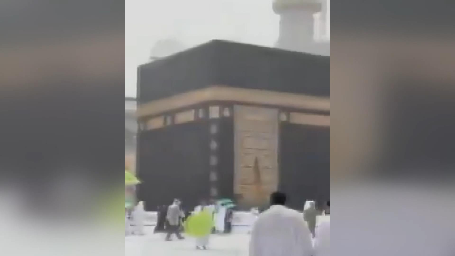 Mekke'yi önce dolu sonra sel vurdu - Resim : 4