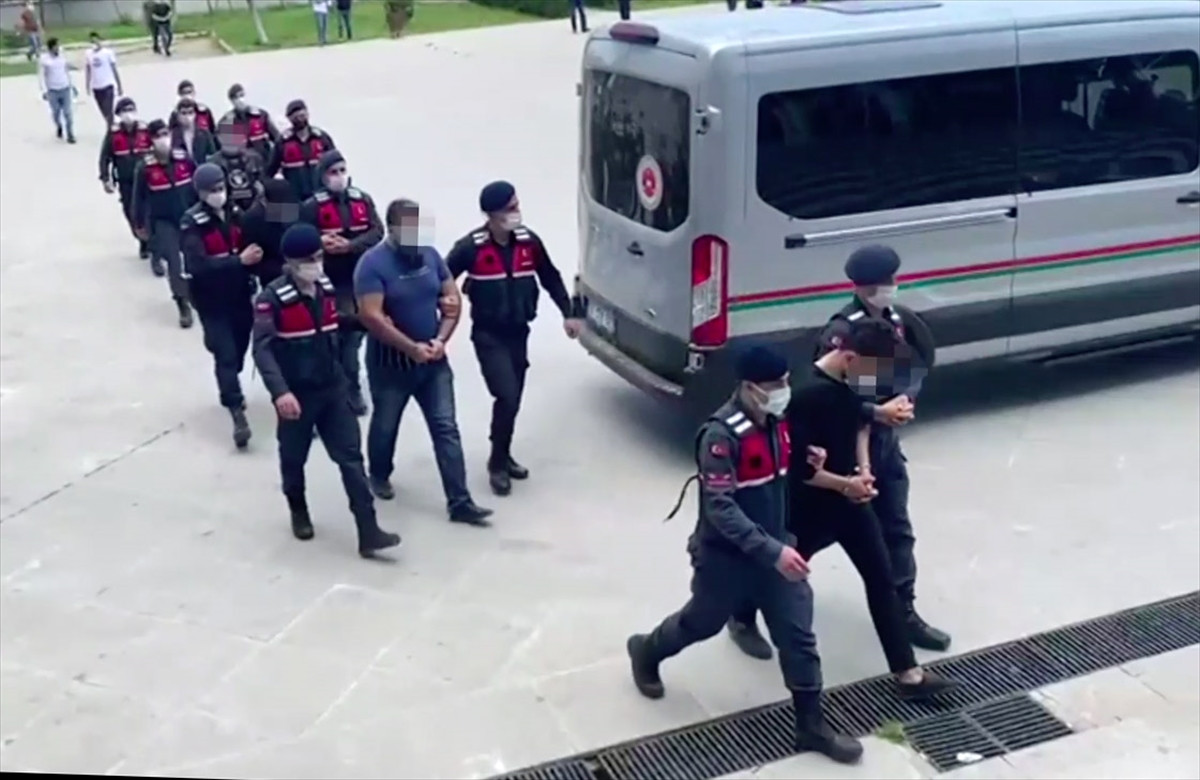 Mersin ve Hatay'da silah kaçakçılığı operasyonu - Resim : 1