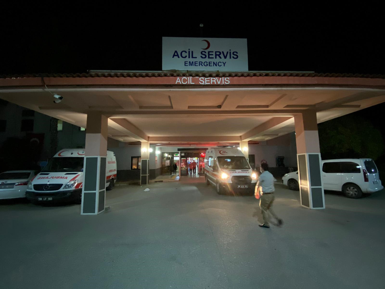 Yemekten zehirlenen işçiler hastaneye kaldırıldı - Resim : 3