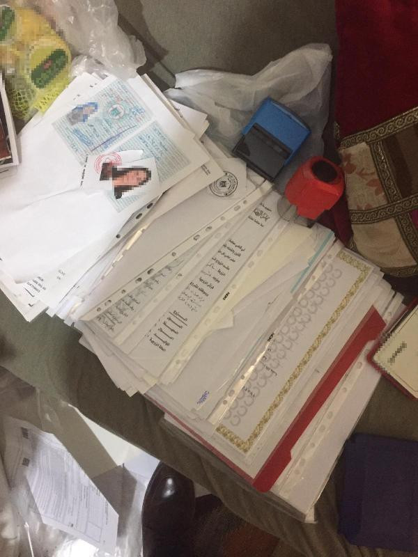 Fatih'te sahte kimlik ve pasaport operasyonu - Resim : 3