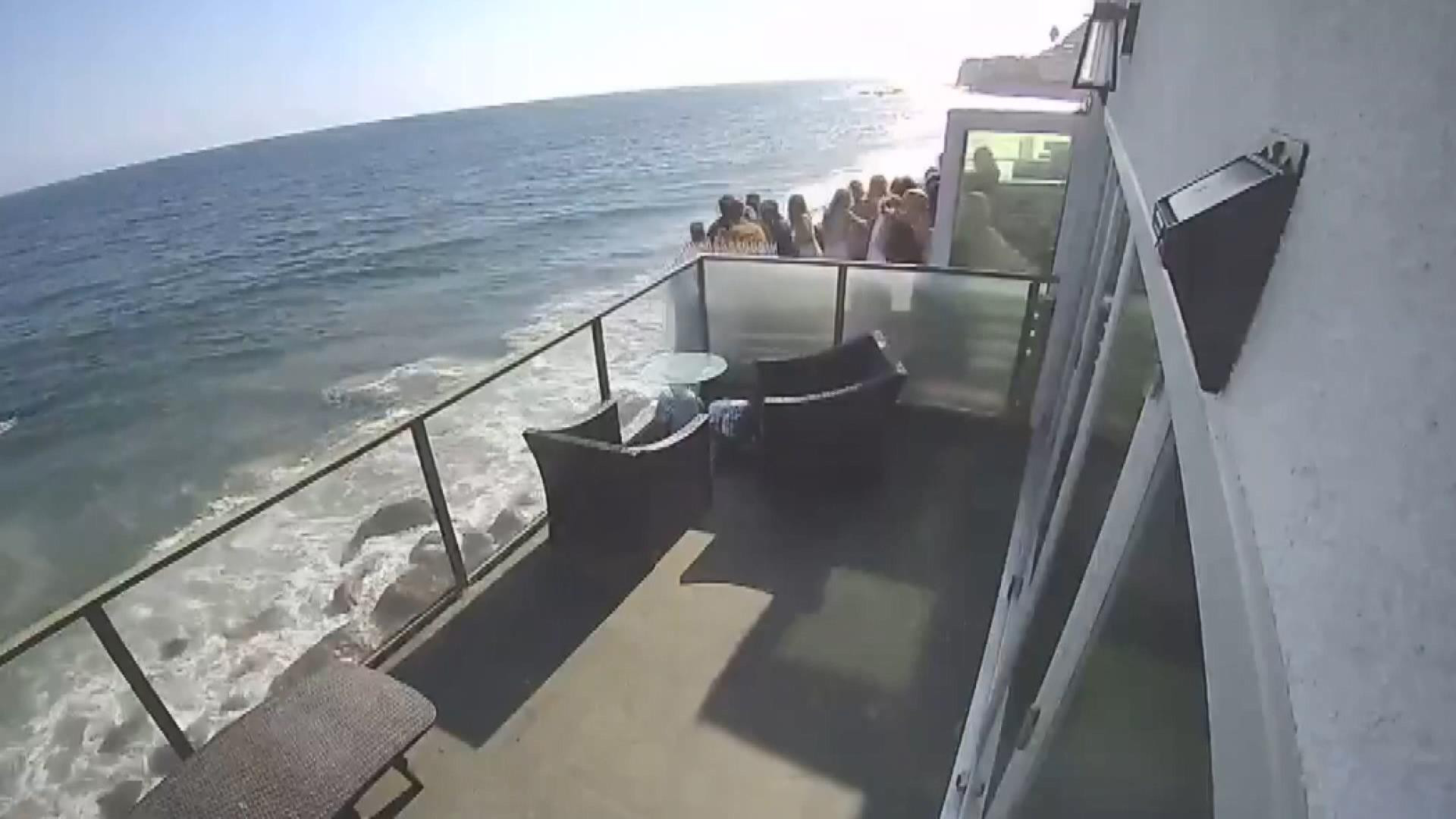 Parti yapılan evin balkonu çöktü. Kayalıklara çakıldılar - Resim : 3