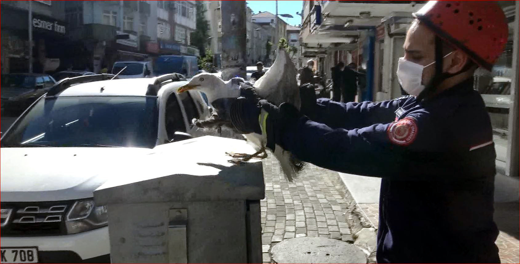 4 gündür aç susuz yaşadı. Ölüm emrini ev sahibi verdi kiracısı kurtardı - Resim : 3