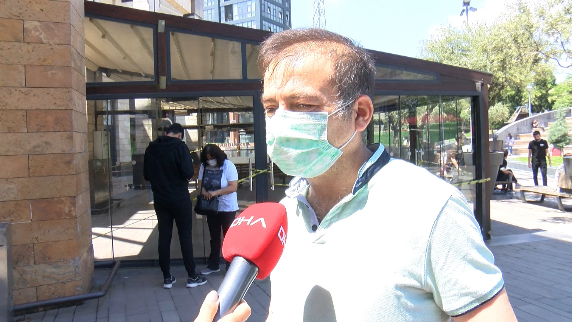 Tam kapanmadan sonra vatandaşlar AVM'ye akın etti. Tıklım tıklım doldurdular - Resim : 6