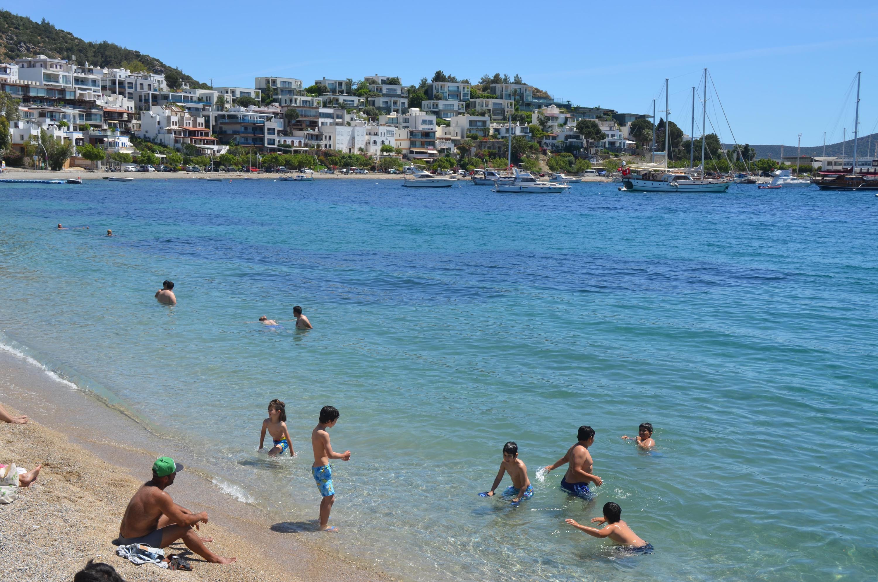 Bodrum'da kıyıları bu sefer Türkler doldurdu. Tam kapanma biter bitmez sahillere akın ettiler - Resim : 6