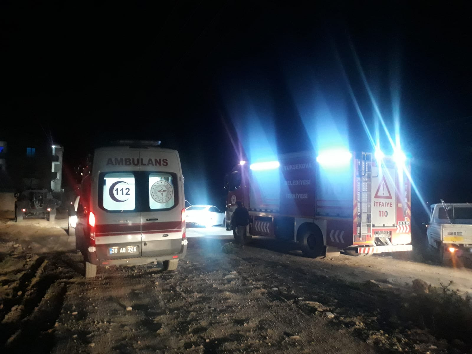 Yüksekova'nın tüm rögarlarında kadın arandı - Resim : 1