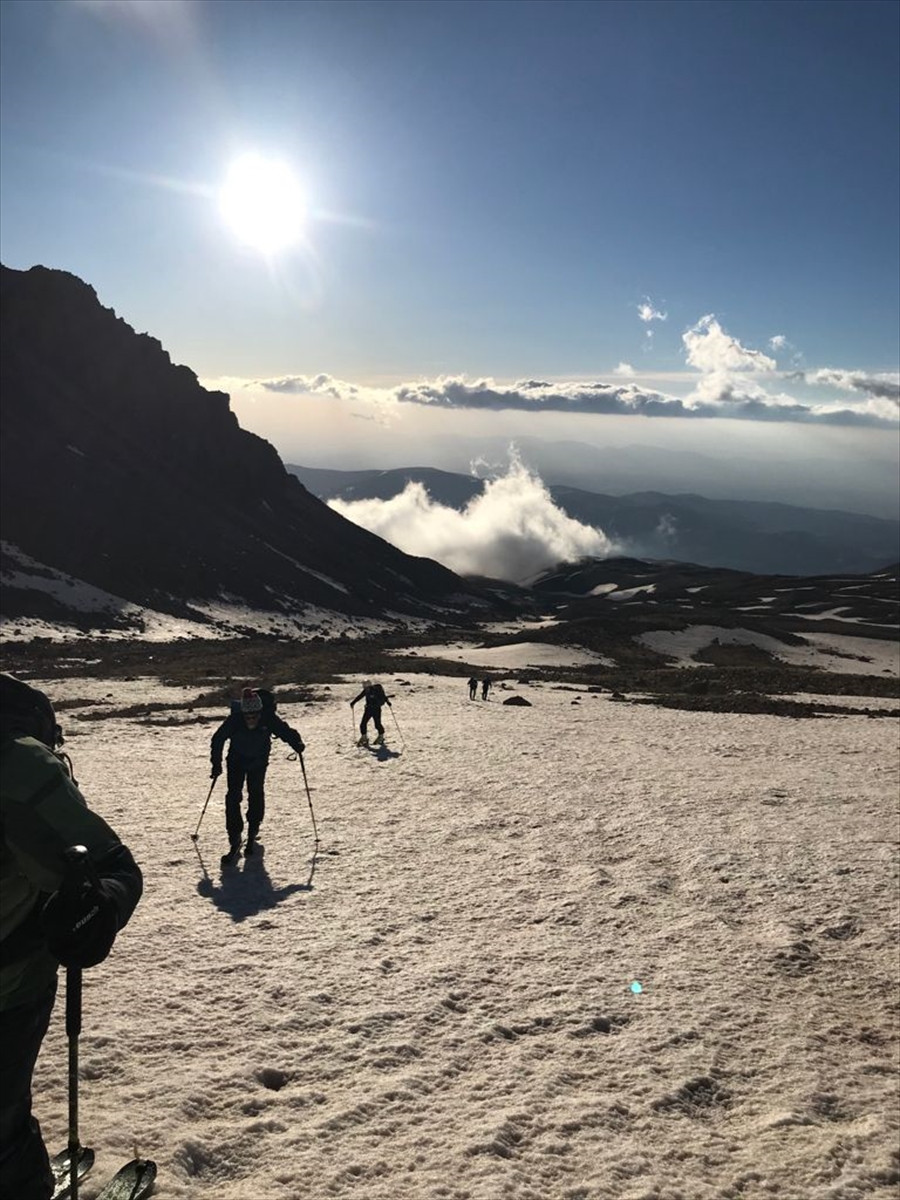 Erciyes’in zirvesinde mayıs ayında kayak keyfi - Resim : 3