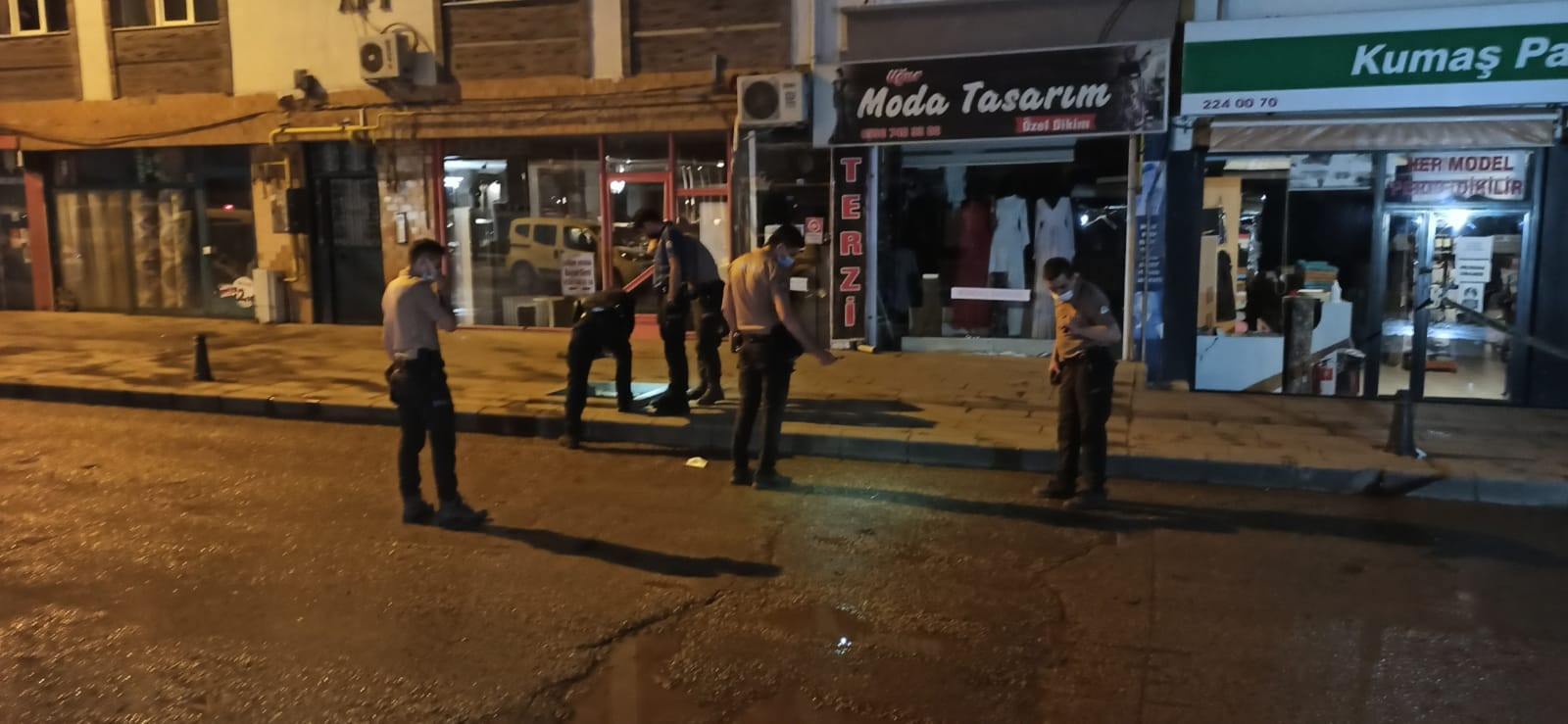 Silahlı saldırı şüphelisi 1'i kadın 2 kişi uyuşturucu hap ile yakalandı - Resim : 3