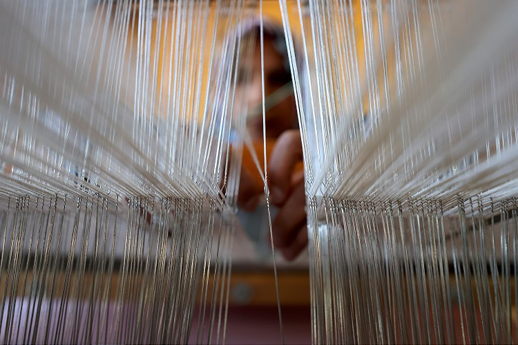 Bursa’da dokunan kumaşlar ilgi odağı oldu - Resim : 1