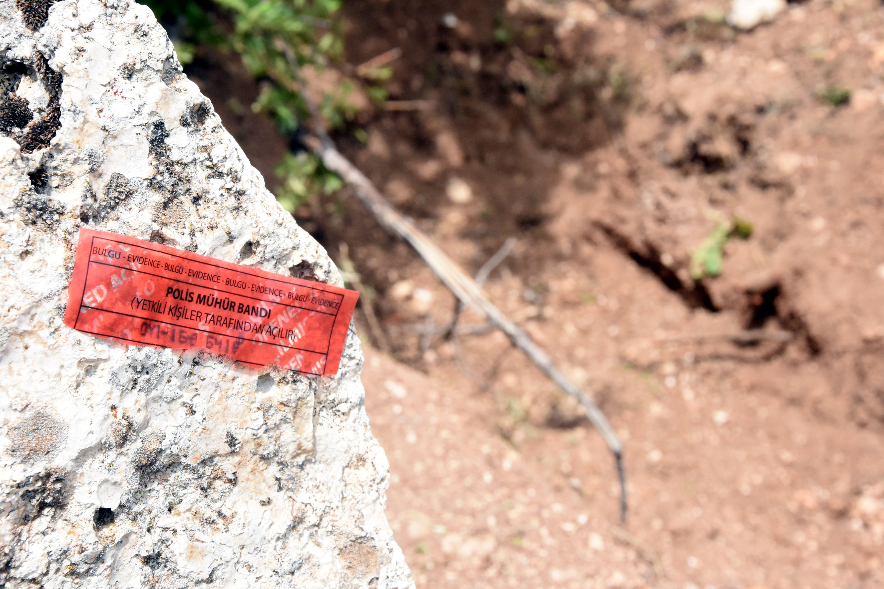 Emre'yi öldürüp iki mezarın arasına gömmüşler - Resim : 3